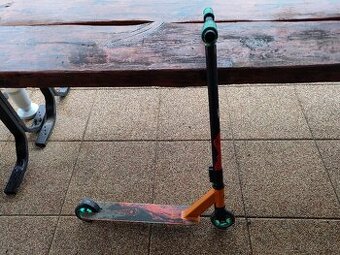 Freestylová koloběžka