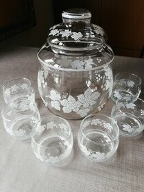Skleněná souprava na bouli