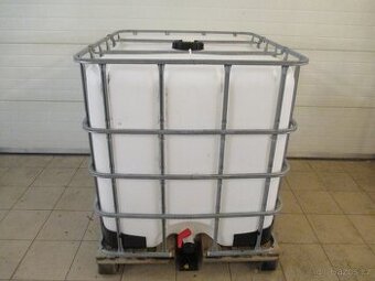 Barel  nádoba na vodu 1000 litrů IBC kontejner  bečka