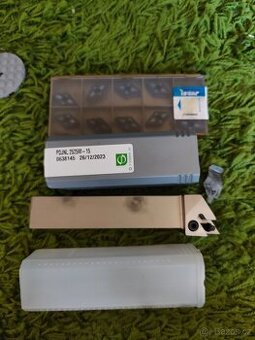 Soustružnický nůž PDJNL 2525M-15