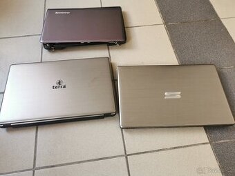 Likvidace skladů 3x notebooky 17ˇ´ LCD