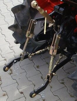 Tříbodový závěs za traktor
