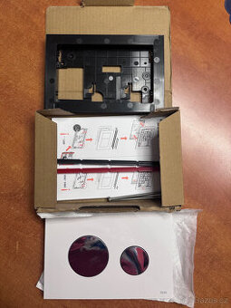 Tlačítka TECE Loop dvojčinná bílá chrom