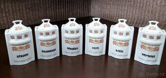 Porcelánové nové kořenky