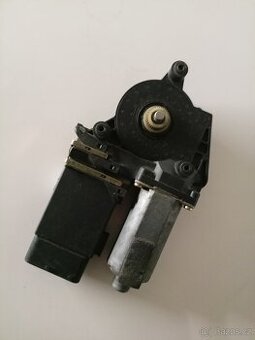 Motorek stahování oken Octavia 1