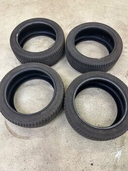 Celoroční pneu nokian 225/45r17