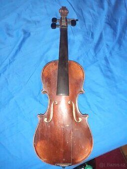 Staré dětské housle-1/4