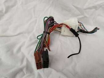 P: ISO konektor Mazda- redukce kabeláže autorádia