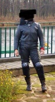 Prodám dámskou koženou kombinezu Psí Hubík