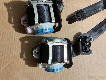 Bezpečnostní predni pasy skoda karoq