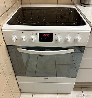 Sklokeramický sporák AMICA C 6434 D, třída: A