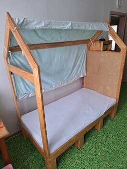 dětská postel dům