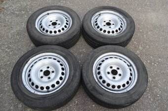VW T5,T6 (6.1) - Sada pěkných letních kol 205/65R16C zánovní