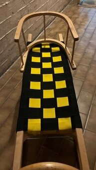 Dřevěné sáňky včetně ohrádky