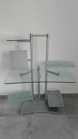 Designový počítačový skleněný stůl - 1