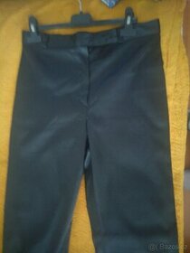 Kalhoty černé saténové velikost 40- 42 - 1