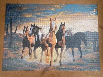 Metalické puzzle