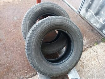 Pneu 225/70 R15 C