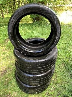 Letni pneu Vredestein 245/45 R19, 6-7mm