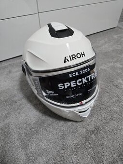Výklopná přilba AIROH SPECKTRE Color bílá M nová