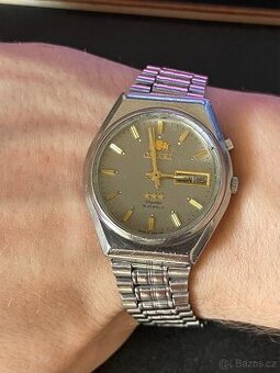 Orient 3 star šedé