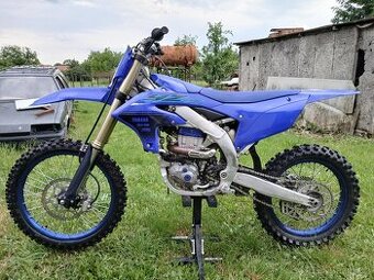 Yamaha YZ450 - 1