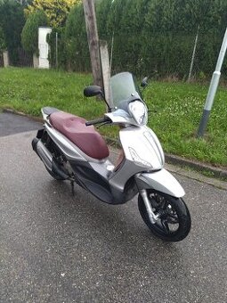 Piaggio Beverly 350