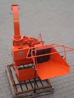 Štěpkovač za traktor WC-8 , pomocník na dřevo
