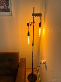 Stojací lampa
