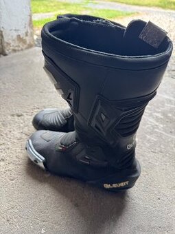 Boty na silniční motorku