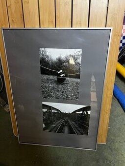 Prodám sadu 51 kovových fotorámů 50×70 cm (hliník / plexi)