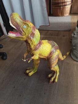 Velký dinosaurus