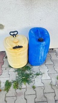 Plastové sudy můžu přivést do Jaroměřic nad Rokytnou