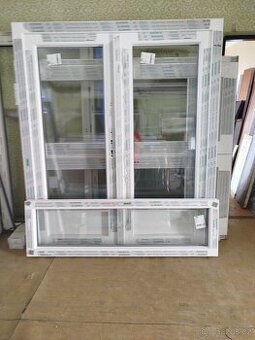 Nové vstupní plastové dveře