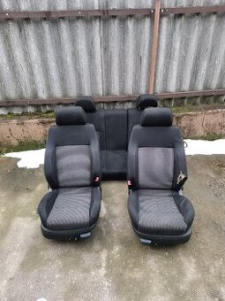 Golf 4 hranaté polosport sedačky