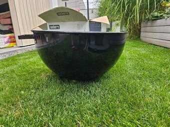 Spodní část grilu Weber