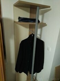 Věšák předsíňový