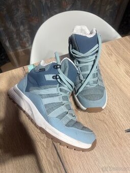 Dámské zimní turistické nepromokavé hřejivé boty 38