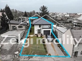 Rataje – pozemek s potenciálem až dvou rodinných domů, 1126 