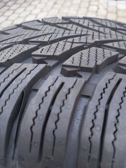 235/55 R18  Nokian WR SUV 4