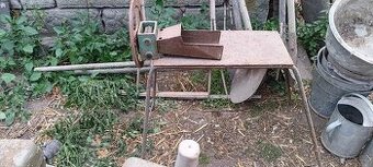 Sekačka ruční na trávu