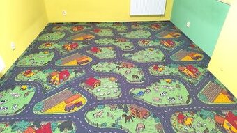 Dětský koberec s motivem silnice a farmy