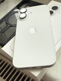 Apple IPhone 17 256GB, WHITE , zánovní , CZ ZÁRUKA