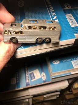 Prodám starý stříbrný dvoupatrový autobus matchbox