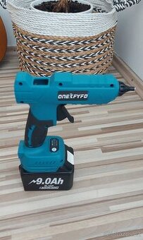 Aku tavná-lepící pistole, pro Aku Makita 18V,NEW.