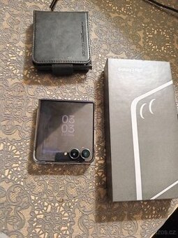 Prodám nový Samsung Galaxy flip 7