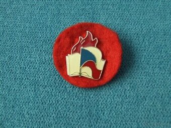 Pionýrské odznaky + nášivka Československo