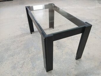 Konferenční stolek