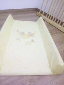 Přebalovací podložka na pult