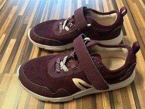 299 Kč za 2 páry Dívčí tenisky z Dekáče vel 34